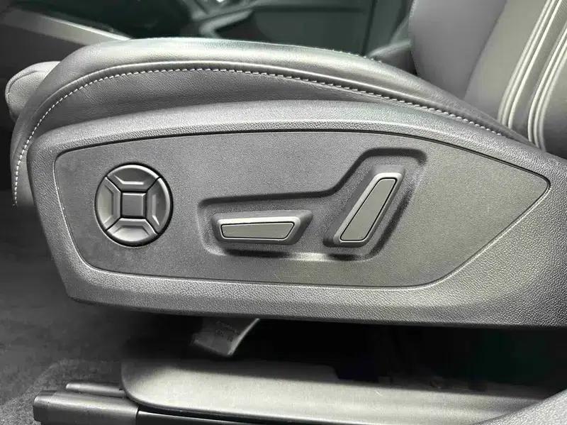 Audi A3 2023 Facelift A3L Limousine 35 TFSI Sporty Edition — миниатюра 18