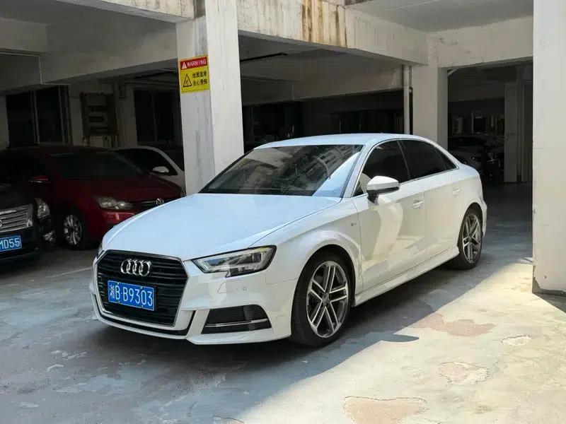 Audi A3 2018 30th Anniversary Edition Limousine 35 TFSI Progressive — миниатюра 1
