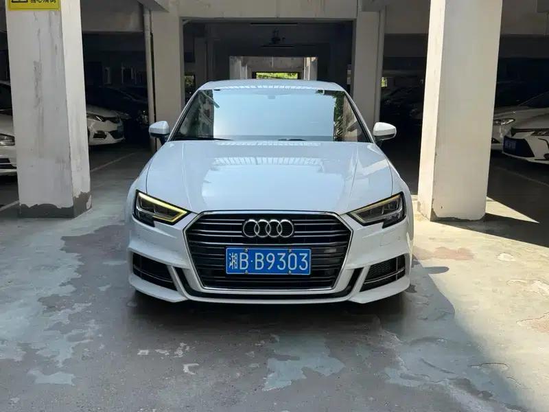 Audi A3 2018 30th Anniversary Edition Limousine 35 TFSI Progressive — миниатюра 2