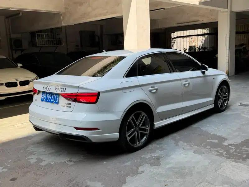 Audi A3 2018 30th Anniversary Edition Limousine 35 TFSI Progressive — миниатюра 6