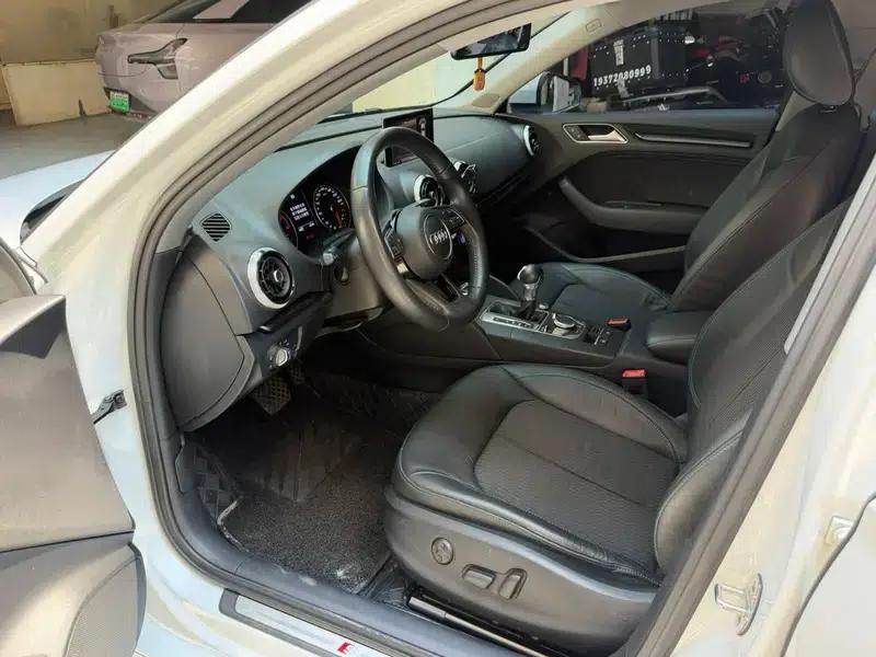 Audi A3 2018 30th Anniversary Edition Limousine 35 TFSI Progressive — миниатюра 8