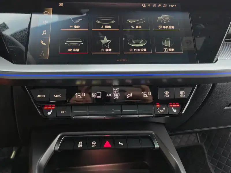 Audi A3 2023 Facelift A3L Limousine 35 TFSI Sporty Edition — миниатюра 12