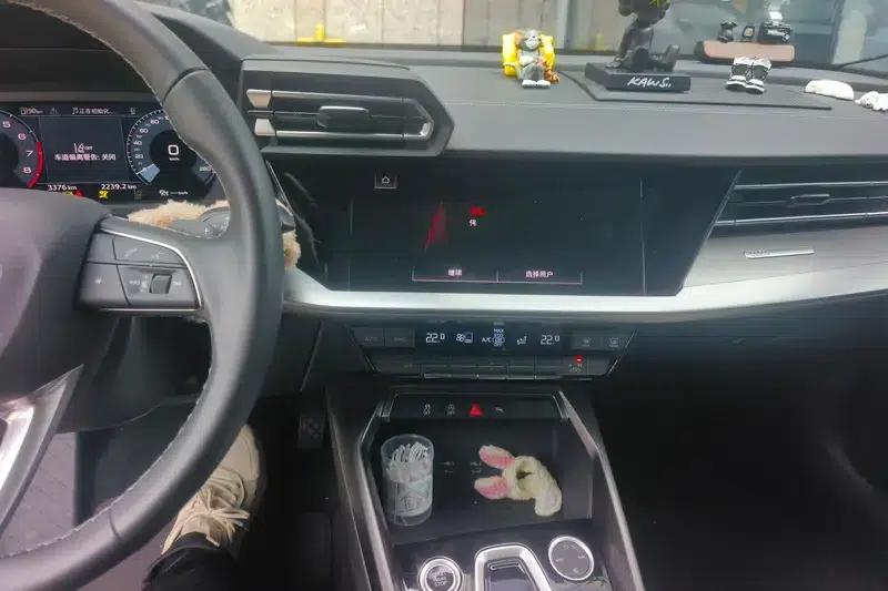Audi A3 2025 A3L Limousine 35 TFSI Flying Spur Luxury Edition — миниатюра 11