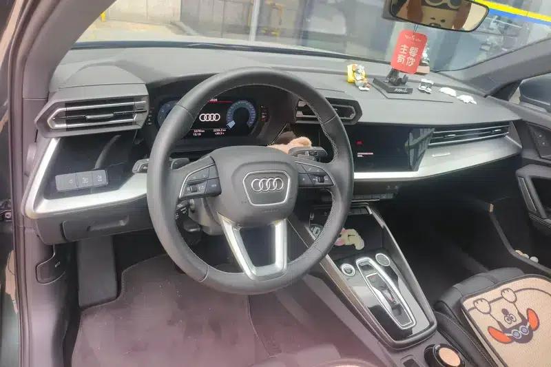 Audi A3 2025 A3L Limousine 35 TFSI Flying Spur Luxury Edition — миниатюра 13