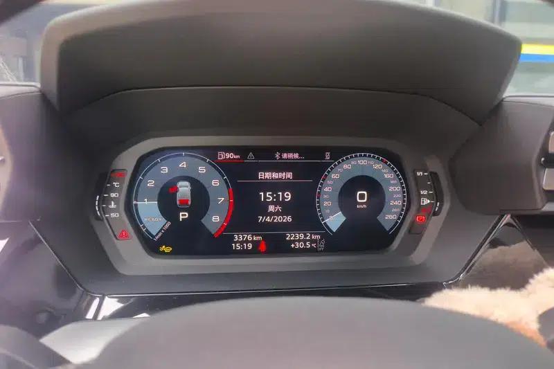Audi A3 2025 A3L Limousine 35 TFSI Flying Spur Luxury Edition — миниатюра 14