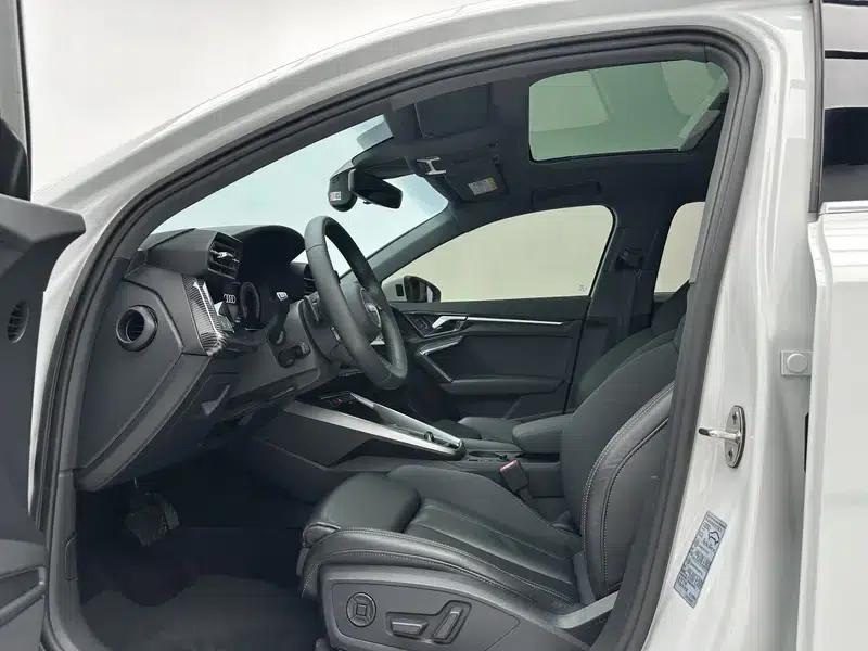 Audi A3 2024 Sportback 35 TFSI Luxury Elegance — миниатюра 16