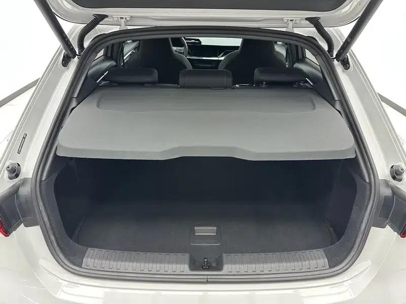 Audi A3 2024 Sportback 35 TFSI Luxury Elegance — миниатюра 18