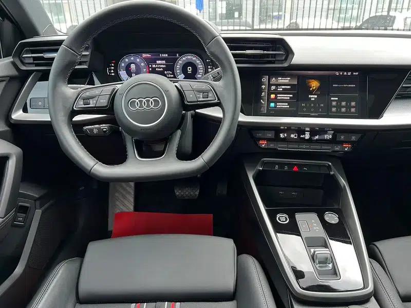 Audi A3 2023 Facelift Sportback 35 TFSI Fashion Sporty Model — миниатюра 11