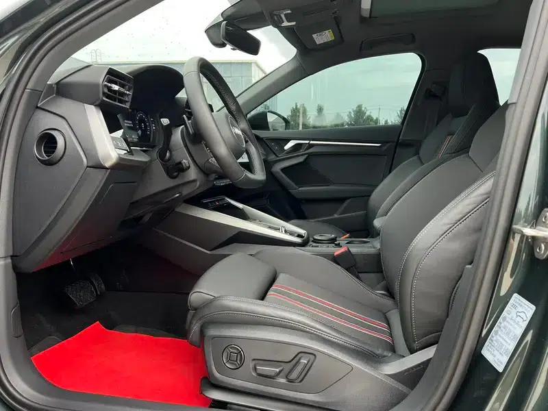 Audi A3 2023 Facelift Sportback 35 TFSI Fashion Sporty Model — миниатюра 12