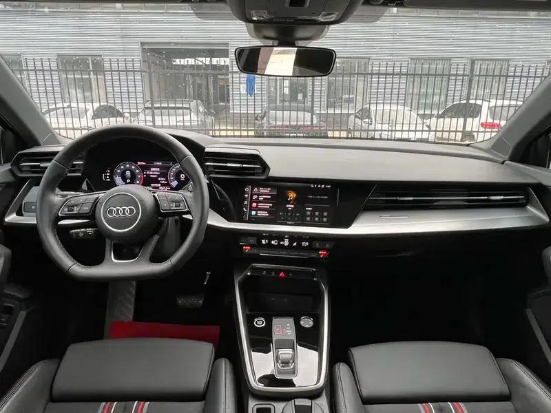 Audi A3 2023 Facelift Sportback 35 TFSI Fashion Sporty Model — миниатюра 8