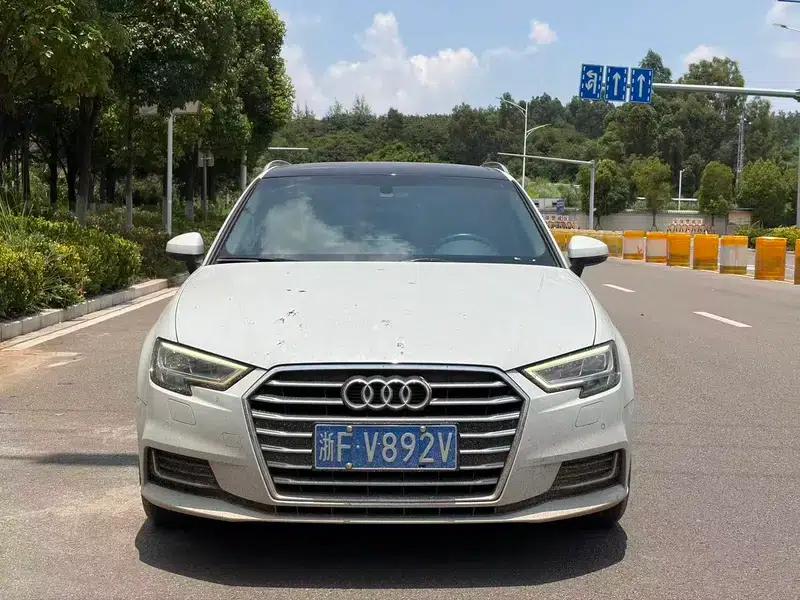 Audi A3 2018 30th Anniversary Edition Sportback 35 TFSI Fashion Model — миниатюра 2