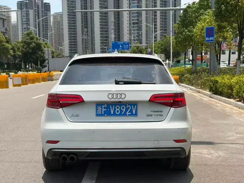 Audi A3 2018 30th Anniversary Edition Sportback 35 TFSI Fashion Model — миниатюра 5