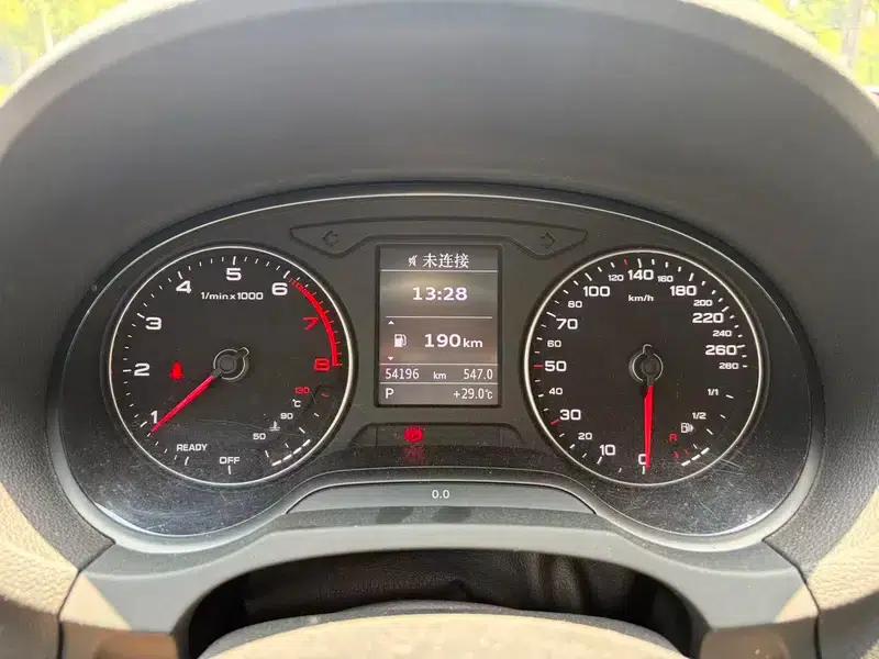 Audi A3 2018 30th Anniversary Edition Sportback 35 TFSI Fashion Model — миниатюра 7