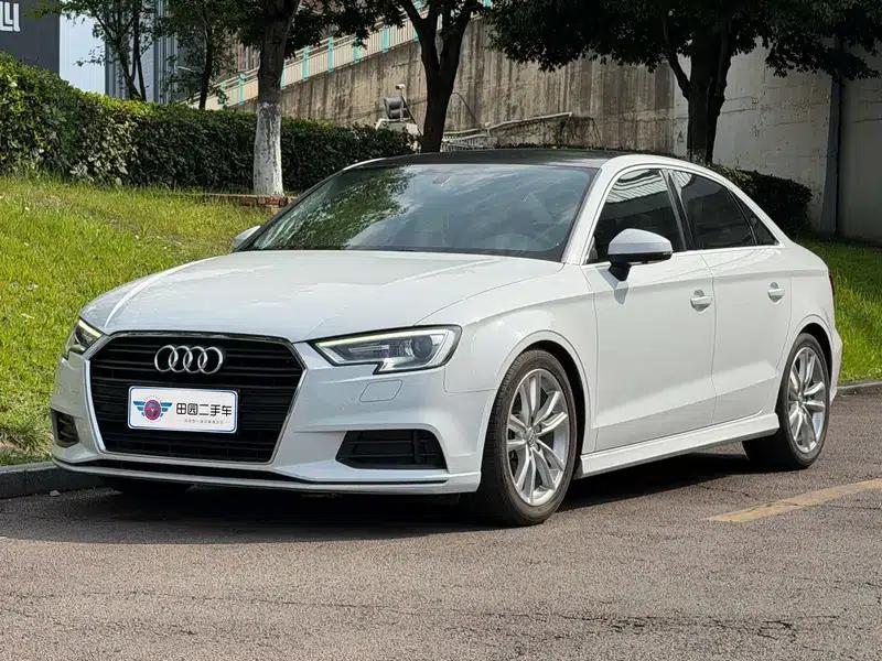 Audi A3 2018 30th Anniversary Edition Limousine 35 TFSI Progressive — миниатюра 1