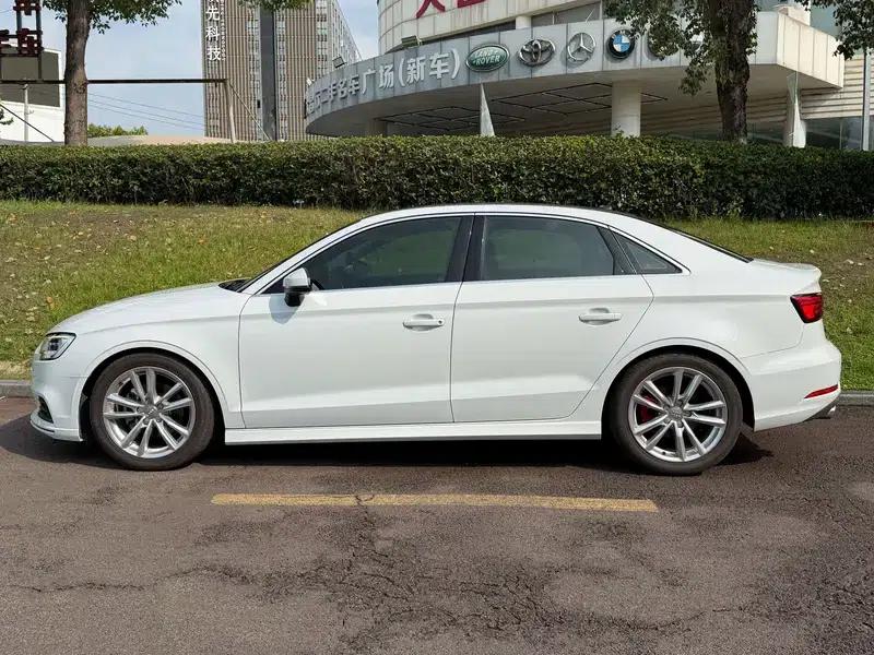 Audi A3 2018 30th Anniversary Edition Limousine 35 TFSI Progressive — миниатюра 3