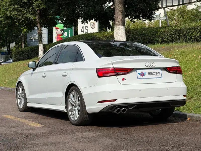 Audi A3 2018 30th Anniversary Edition Limousine 35 TFSI Progressive — миниатюра 4