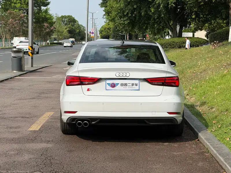 Audi A3 2018 30th Anniversary Edition Limousine 35 TFSI Progressive — миниатюра 5