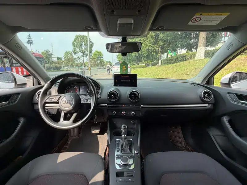 Audi A3 2018 30th Anniversary Edition Limousine 35 TFSI Progressive — миниатюра 6
