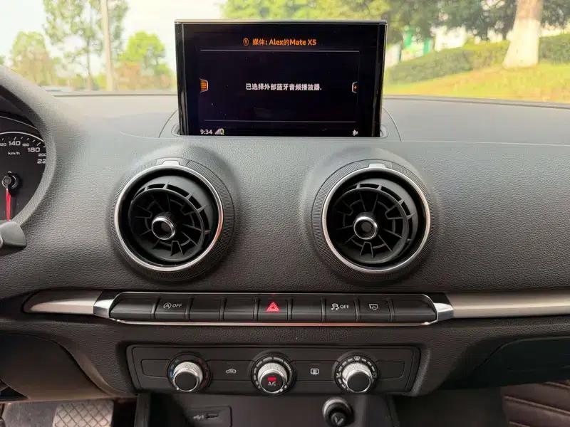 Audi A3 2018 30th Anniversary Edition Limousine 35 TFSI Progressive — миниатюра 7