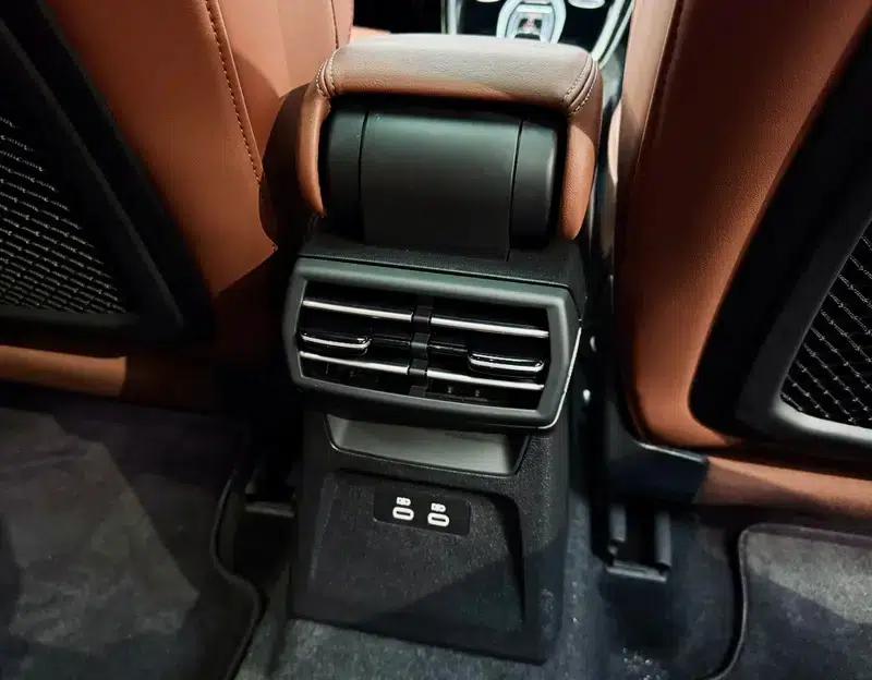 Audi A3 2025 Sportback 35 TFSI Flying Spur Luxury Edition — миниатюра 13
