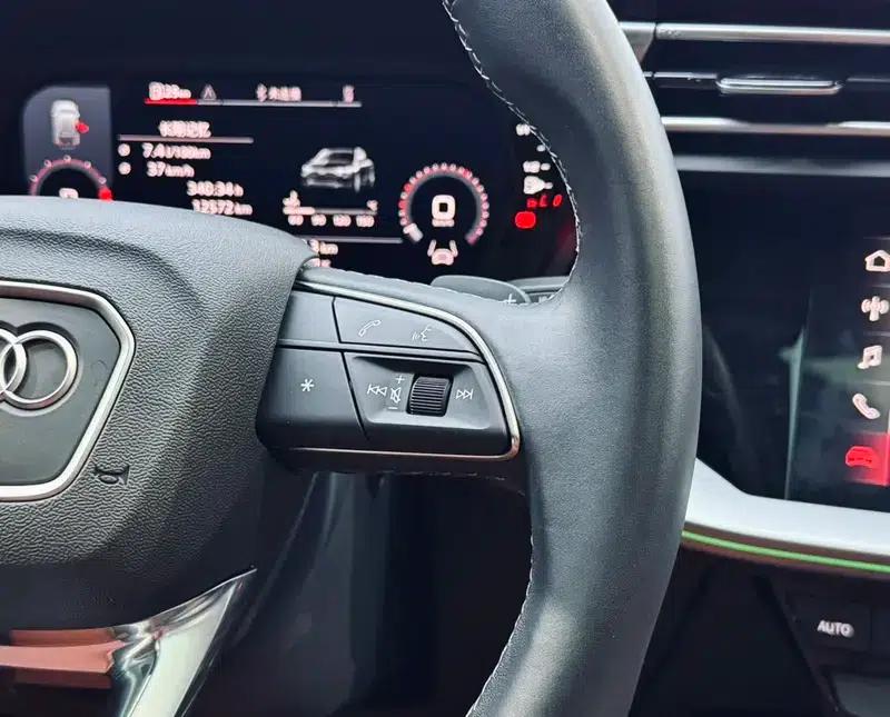 Audi A3 2025 Sportback 35 TFSI Flying Spur Luxury Edition — миниатюра 14
