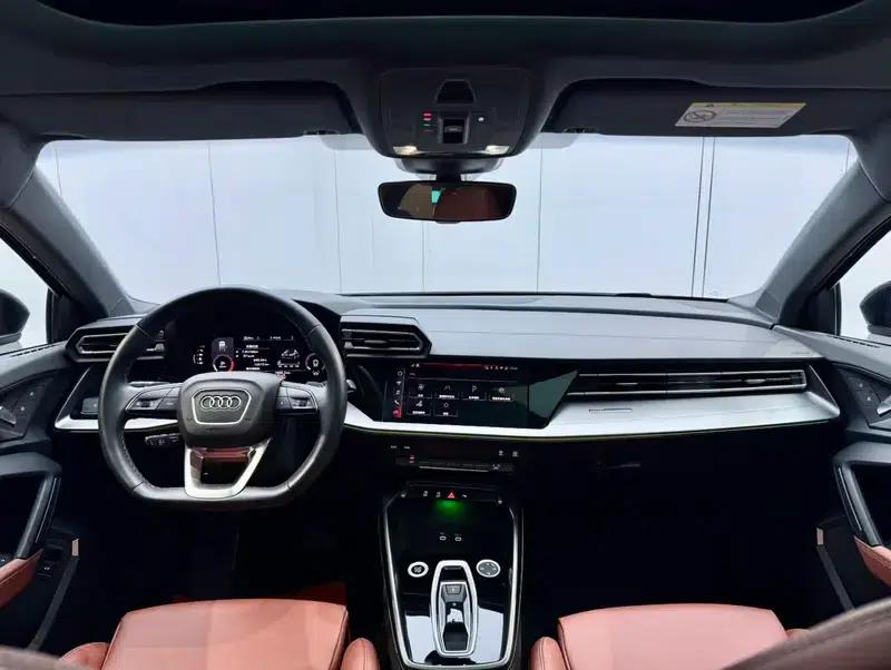 Audi A3 2025 Sportback 35 TFSI Flying Spur Luxury Edition — миниатюра 19
