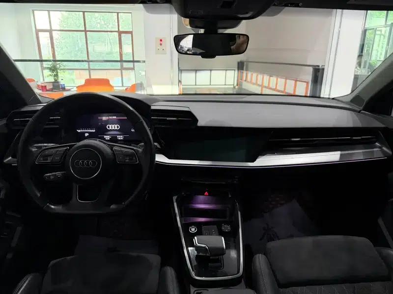Audi A3 2022 Sportback 35 TFSI Luxury Sport — миниатюра 13