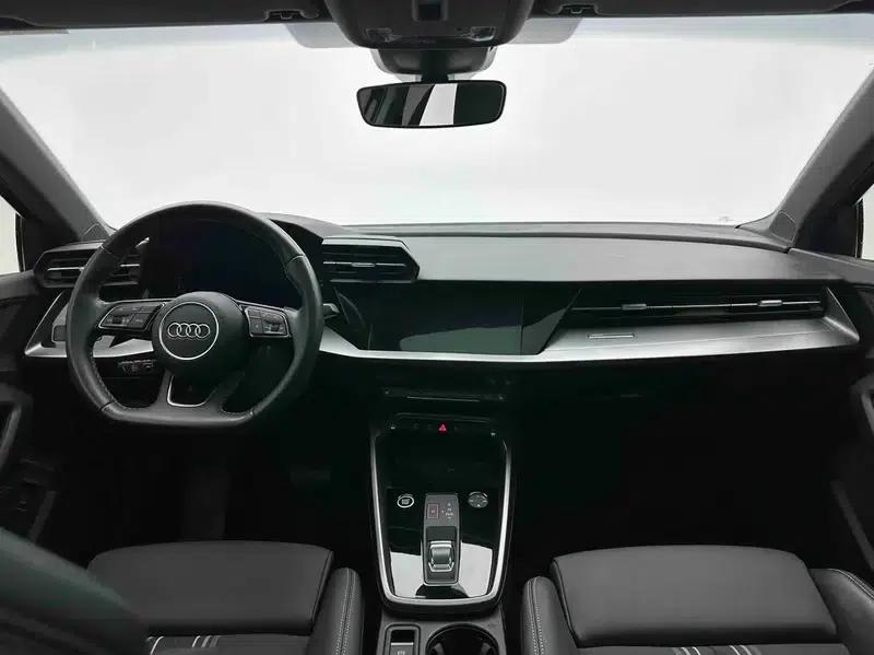 Audi A3 2023 Facelift Sportback 35 TFSI Fashion Sporty Model — миниатюра 13