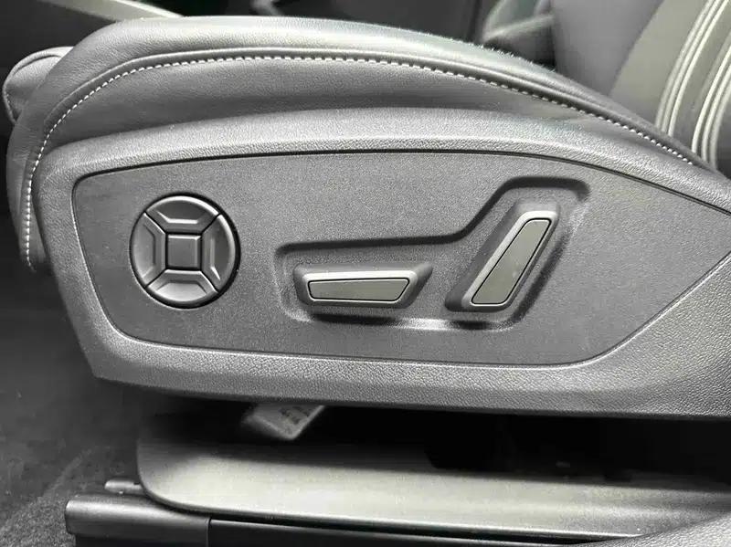 Audi A3 2023 Facelift Sportback 35 TFSI Fashion Sporty Model — миниатюра 17