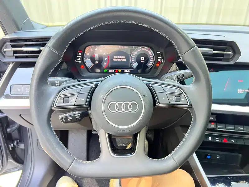 Audi A3 2023 Facelift Sportback 35 TFSI Fashion Sporty Model — миниатюра 11