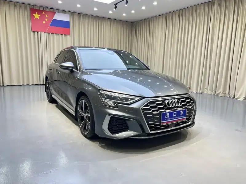 Audi A3 2023 Facelift Sportback 35 TFSI Fashion Sporty Model — миниатюра 3