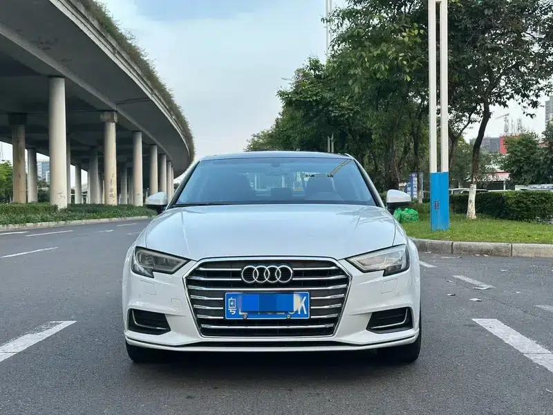 Audi A3 2018 30th Anniversary Edition Limousine 40 TFSI Fashion Model — миниатюра 2