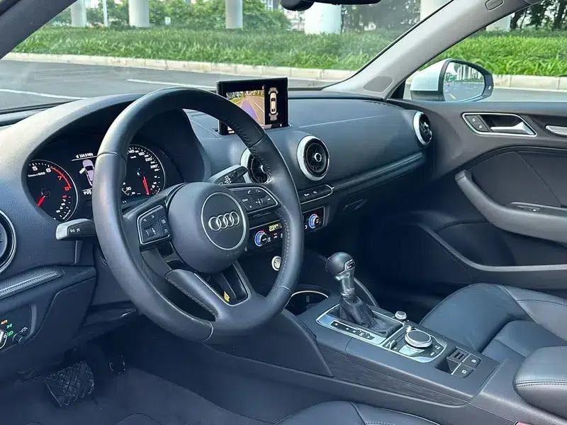 Audi A3 2018 30th Anniversary Edition Limousine 40 TFSI Fashion Model — миниатюра 4