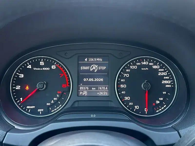 Audi A3 2018 30th Anniversary Edition Limousine 40 TFSI Fashion Model — миниатюра 5