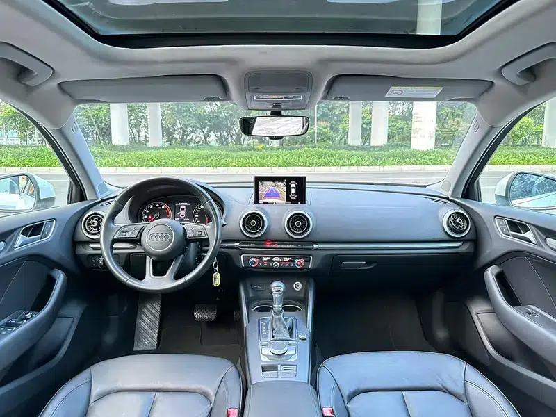 Audi A3 2018 30th Anniversary Edition Limousine 40 TFSI Fashion Model — миниатюра 7