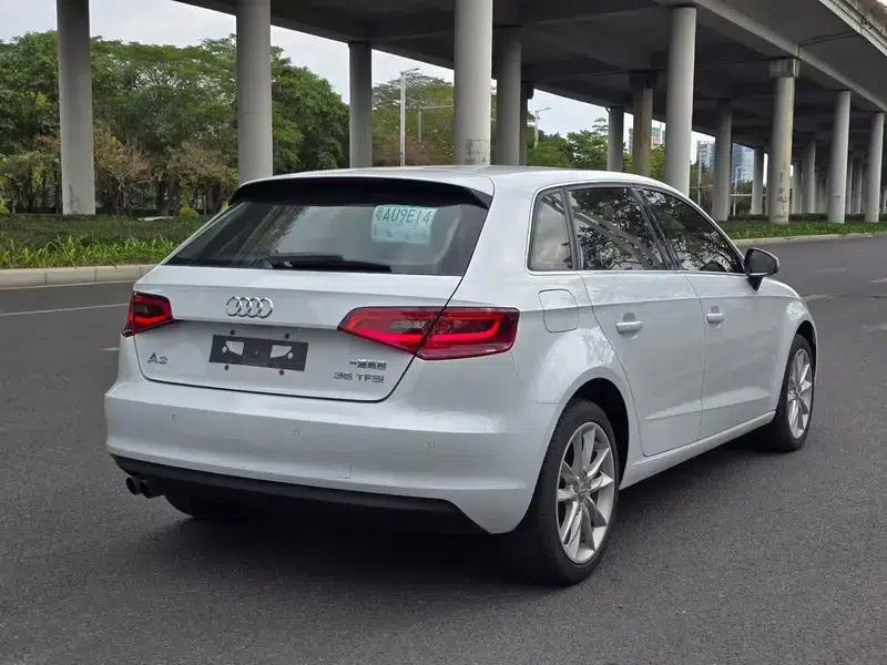 Audi A3 2015 Sportback 35 TFSI Millionth Anniversary Comfort Edition — миниатюра 3