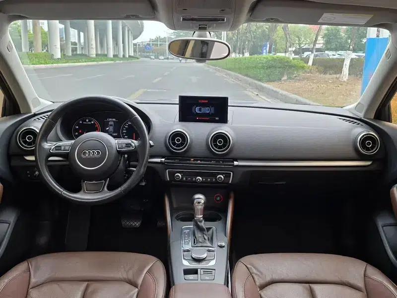 Audi A3 2015 Sportback 35 TFSI Millionth Anniversary Comfort Edition — миниатюра 5