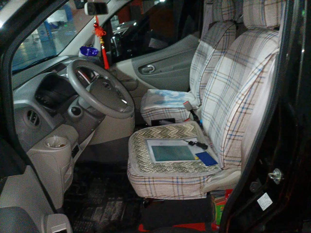 Nissan NV200 2018 1.6L CVT Luxury Model — миниатюра 12