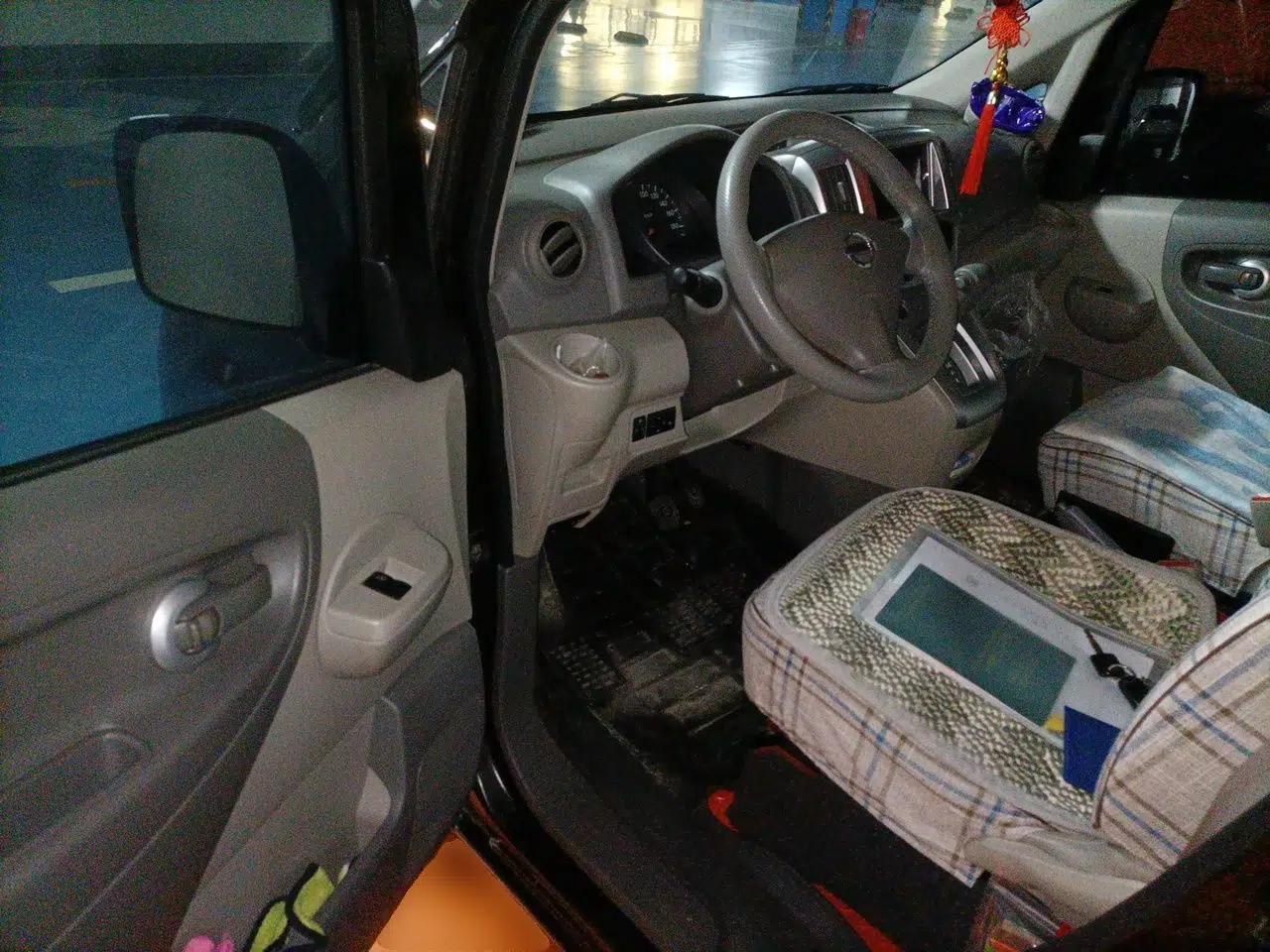 Nissan NV200 2018 1.6L CVT Luxury Model — миниатюра 13