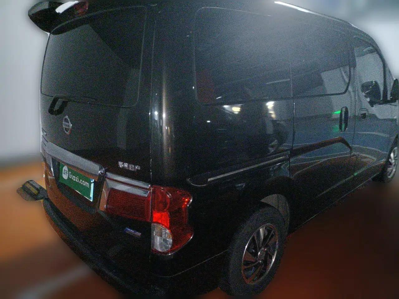 Nissan NV200 2018 1.6L CVT Luxury Model — миниатюра 4