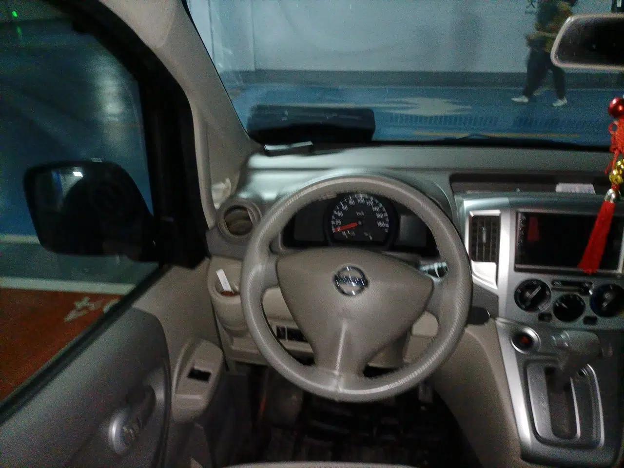 Nissan NV200 2018 1.6L CVT Luxury Model — миниатюра 7