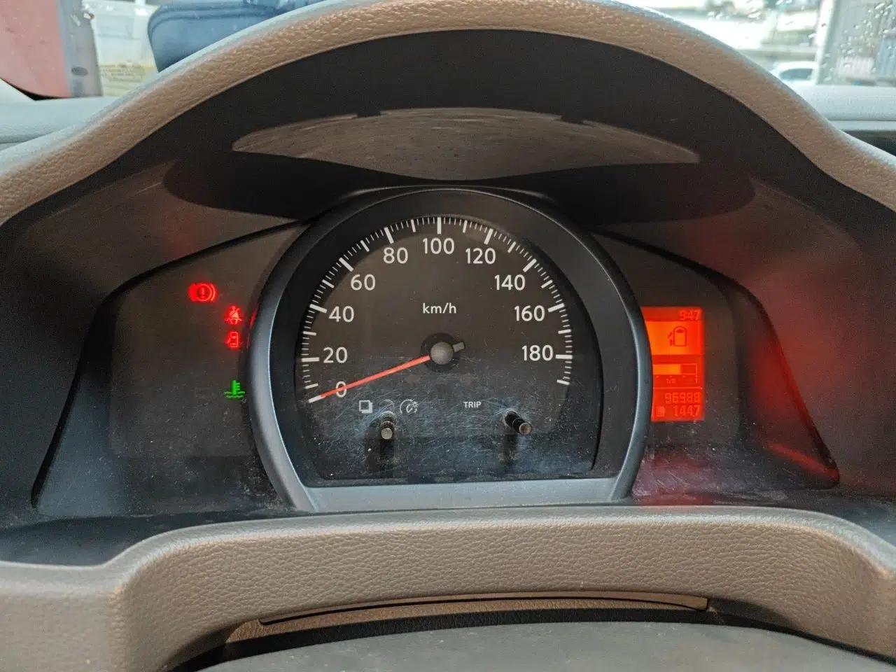 Nissan NV200 2018 1.6L CVT Luxury Model — миниатюра 11