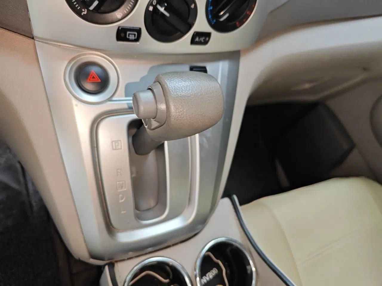 Nissan NV200 2018 1.6L CVT Luxury Model — миниатюра 14