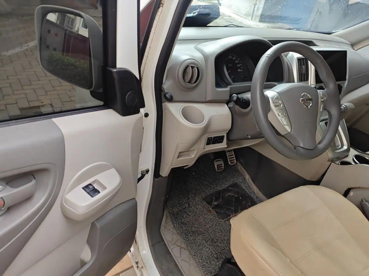 Nissan NV200 2018 1.6L CVT Luxury Model — миниатюра 16