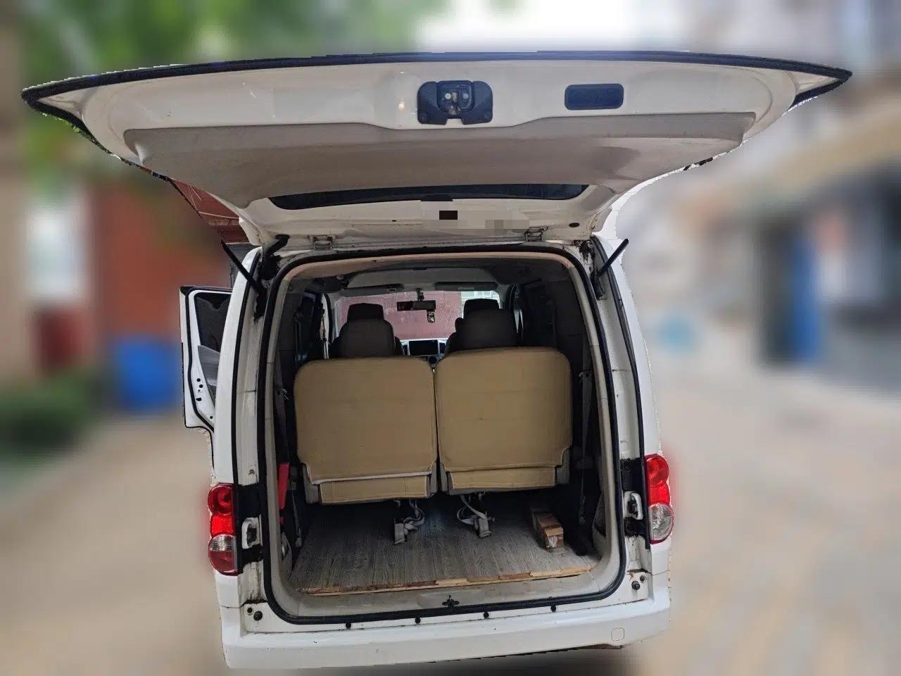 Nissan NV200 2018 1.6L CVT Luxury Model — миниатюра 19