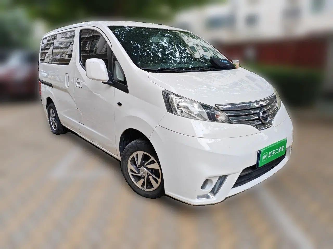 Nissan NV200 2018 1.6L CVT Luxury Model — миниатюра 3