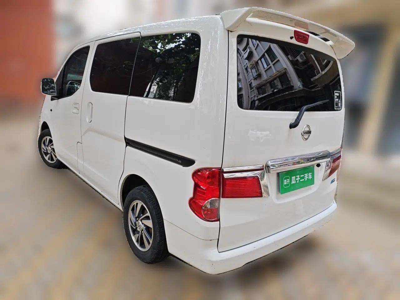 Nissan NV200 2018 1.6L CVT Luxury Model — миниатюра 4