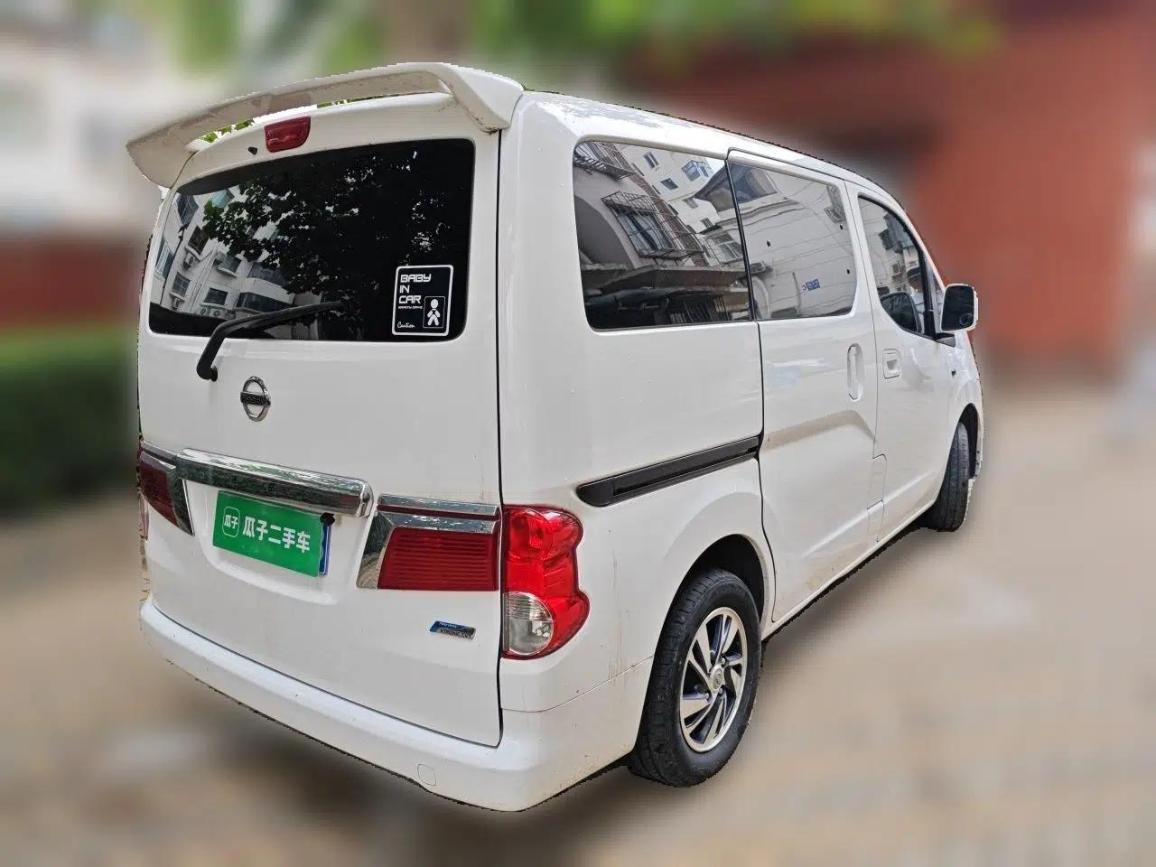 Nissan NV200 2018 1.6L CVT Luxury Model — миниатюра 6