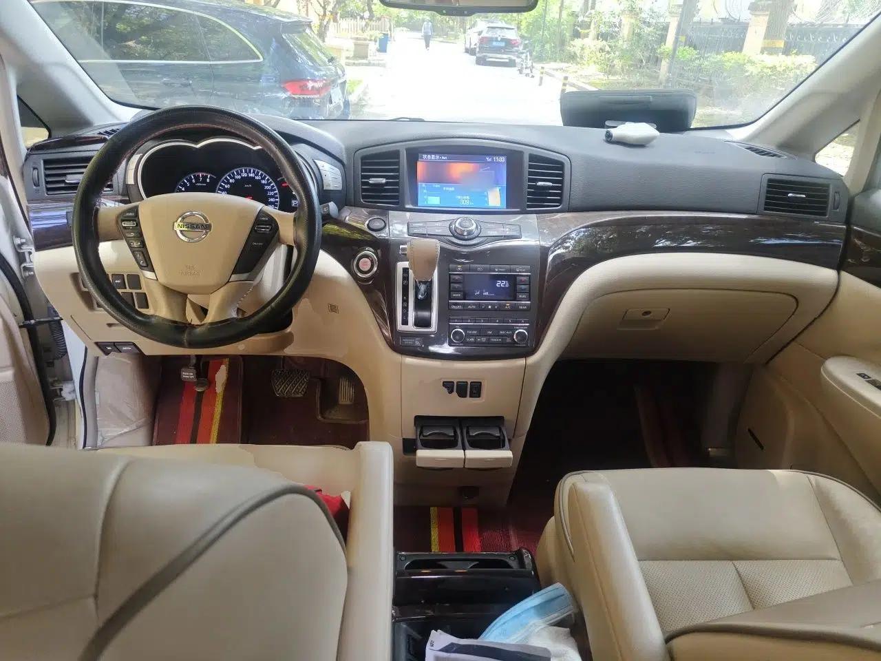 Nissan Quest 2015 3.5L SL — миниатюра 9