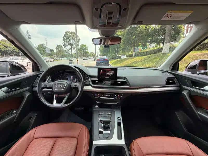 Audi Q5L 2019 2.0T Automatic AWD 5-seater Factory Custom Edition — миниатюра 6